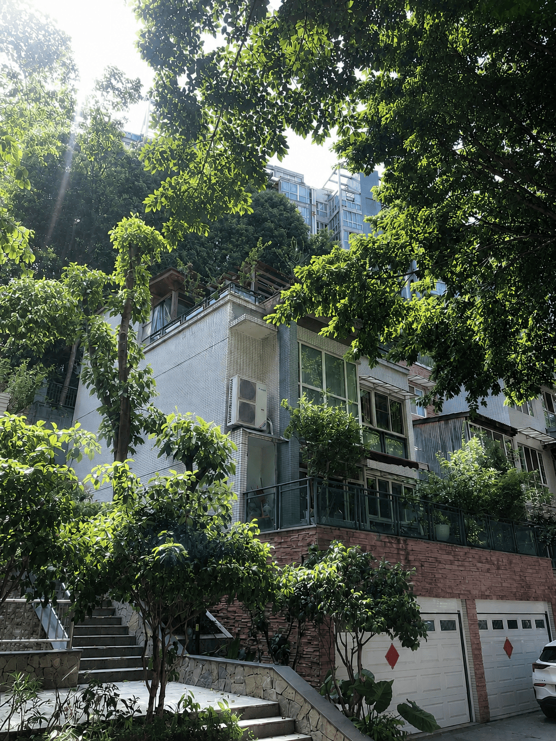 荆州岛居岁月从容升级：小小岛老别墅加装蒂升悦行款电梯
